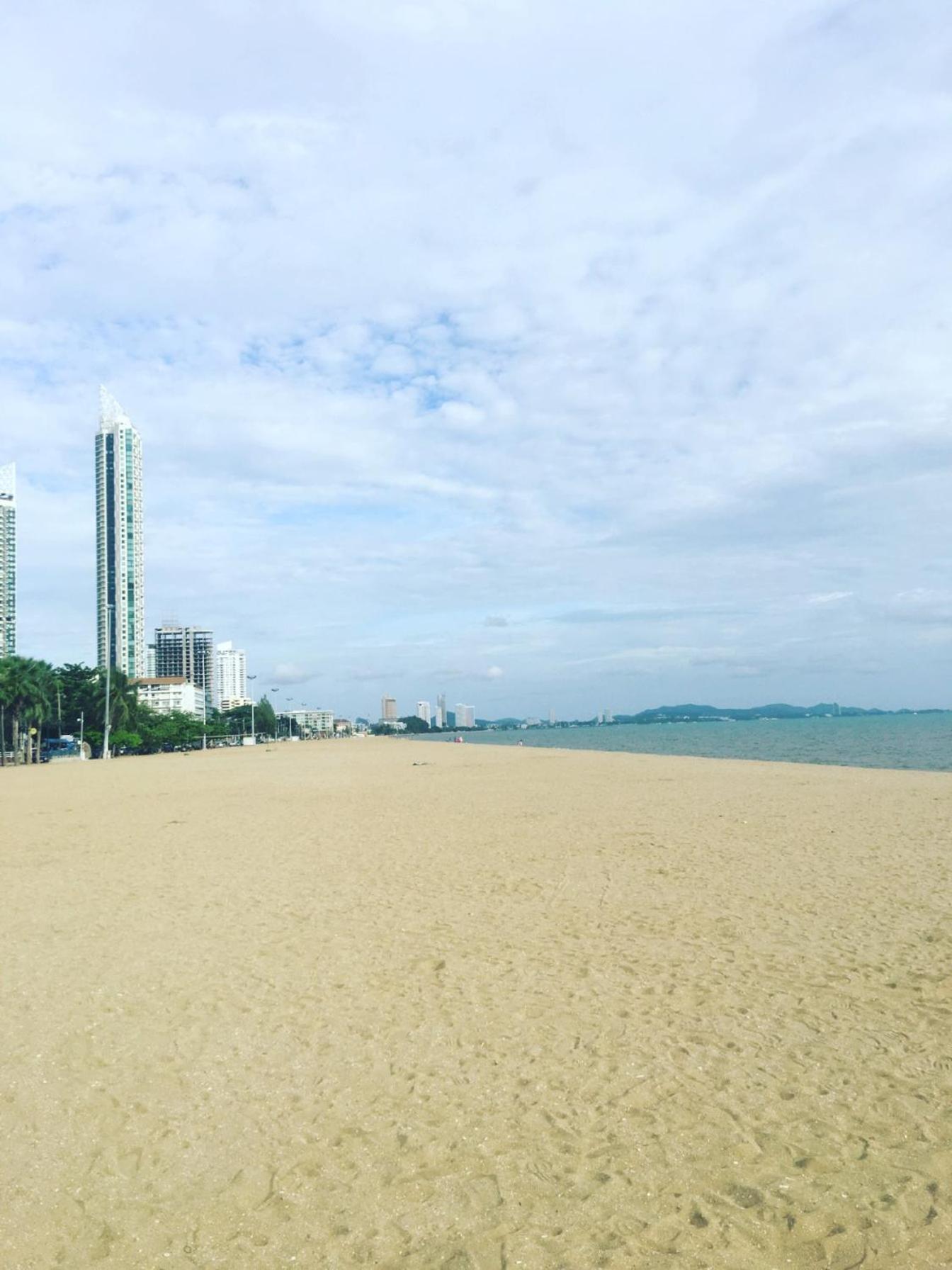 2 ห้องนอน 2 ห้องน้ำ Seaview Jomtien ชั้น18 Lägenhet Exteriör bild